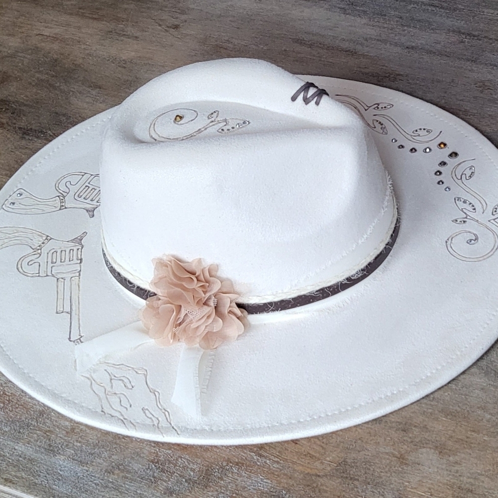 NWT Ivory burned fedora cowboy hat with studs - Picture 5 of 8